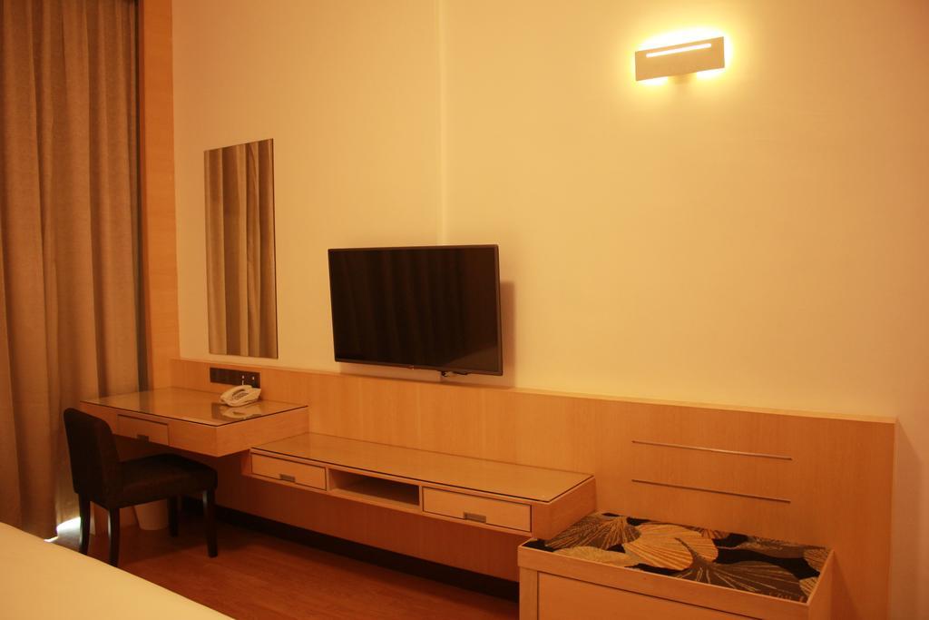 Imperial Suites Serviced Apartment Maong Bazaar ภายนอก รูปภาพ